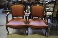 2 fauteuils de style Louis XV - recouverts de velours rose