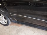 a picture of a car that has been painted black