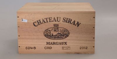 boîte en bois portant une étiquette du Château Siran Margaux