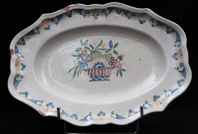 Plat violoné en faïence, travail provincial fin XIX ème, 22 …