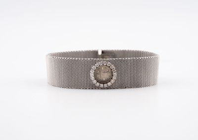 une montre-bracelet en or blanc 18 carats sertie de diamants