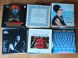 beaucoup de livres de musique par terre, par terre