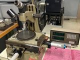 une image représentant une machine recouverte d'un tissu rose