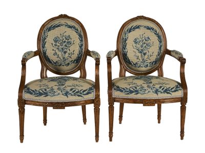 paire de fauteuils « fauteure » de style Louis XVI