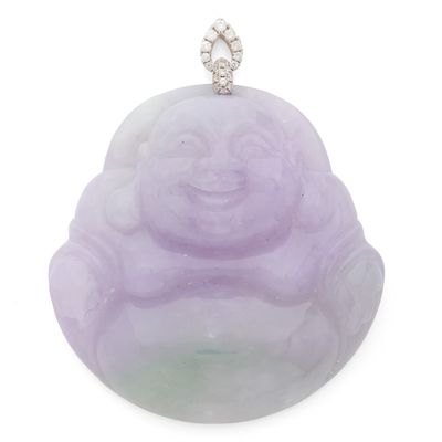 PENDENTIF retenant un bouddha en jade jadéite retenu par une…