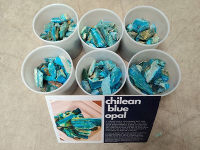 6 seaux de pierres de chrysocolles brutes ou Opale Chilienne