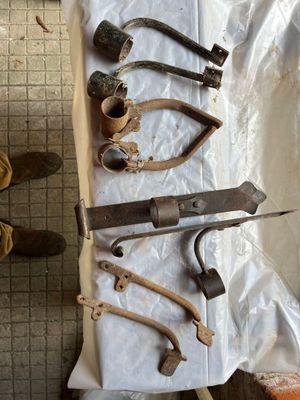 Lot de portes lanternes. 2 DOUILLES de timon /cheville ouvri…