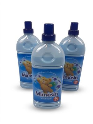 trois bouteilles de liquide « Mimosi Blue » avec un bouchon bleu