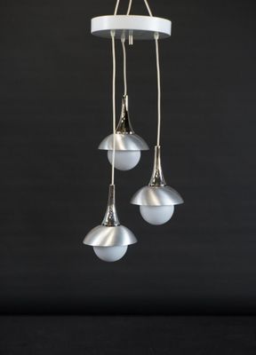 Suspension à trois globes en verre opalescent, coupelles en …
