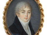 portrait d'un homme en manteau noir et chemise blanche