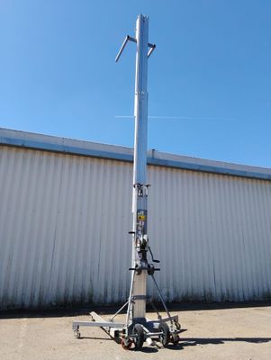 Monte-matériaux vertical GENIE SLC-18