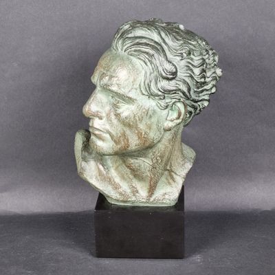 École XXe. Buste d'homme en régule patiné vert, base en marb…
