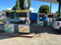Ensemble de 10 postes de distribution de carburants, compren… (photo 4)