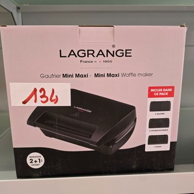 a black box with a picture of a printer on it