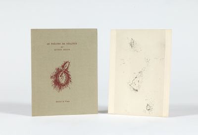 deux livres posés l'un sur l'autre sur une surface blanche