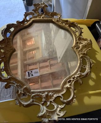 Miroir rocaille en bronze doré