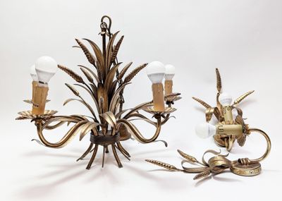 lustre en laiton à cinq lumières, orné d'un oiseau perché sur une branche