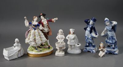 Lot de SUETS en porcelaine et faïence comprenant couple de danseurs (H - Photo 1