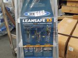 présentoir pour échelles Lean Safe dans un entrepôt