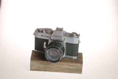 CANON EX ee objectif 50mm f1,8 fixe non interchangeable.