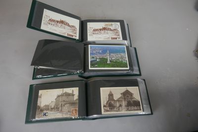 3 albums de cartes postales modernes
