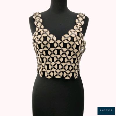 gros plan d'une robe sur un mannequin mannequin mannequin mannequin mannequin mannequin mannequin mannequin mannequin