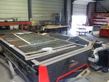une grande machine installée dans un bâtiment