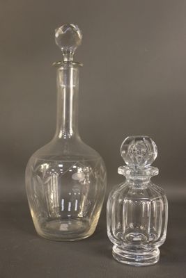 BACCARAT FRANCE. Flacon avec son bouchon en cristal. Signée …