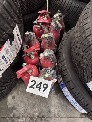 1 lot comprenant 10 extincteurs - Photo 1