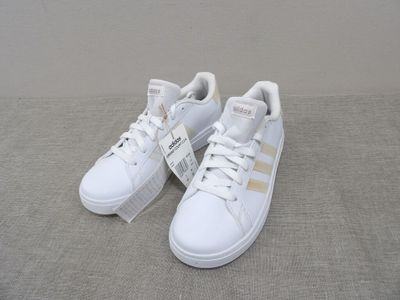 adidas superstar leather trainers white / gold