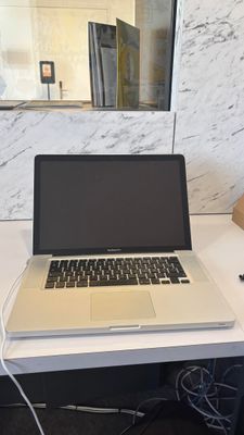 APPLE Ordinateur portable MacBook Pro 15" INTEL Core i5 @ 2,…