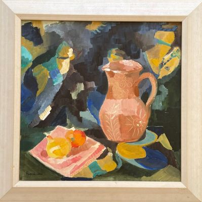 une peinture à l'huile représentant un pichet et une assiette de fruits posés sur une table