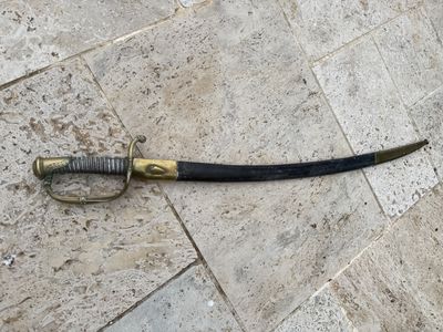 Ancien sabre, période restauration, attention fourreau collé…