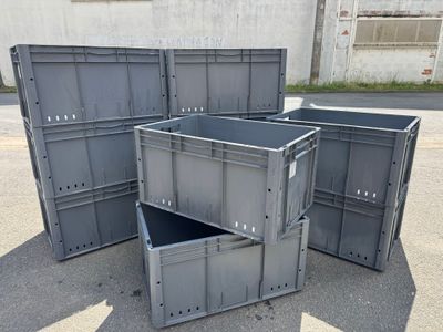 Lot de 10 caisses plastiques renforcées de 2021 état neuf di…