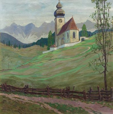 tableau représentant une église sur une colline, avec une clôture au premier plan et des montagnes en arrière-plan