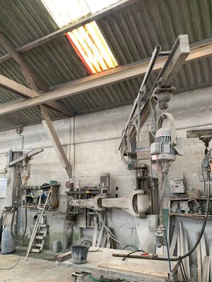 Potence de travail de finition mécanique, modèle ancien