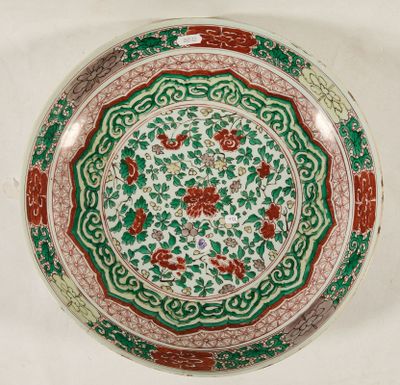an image of a plate with a floral design on it