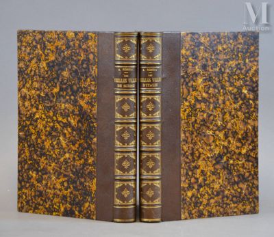 deux livres posés l'un sur l'autre sur une table