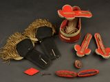 many items that are sitting on a table together