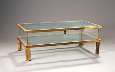 Table de salon vitrine en laiton. - Photo 1