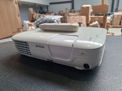 Vidéo-projecteur EPSON Mod. H376B, avec télécommande (Occasi…