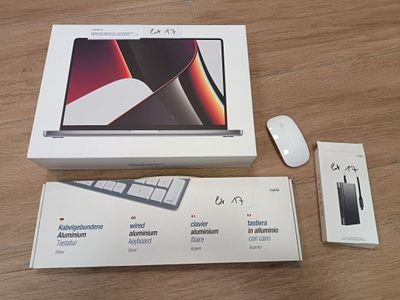 Ordinateur portable APPLE MacBook Pro Apple M1 Pro - Puce Ap… - Photo 1