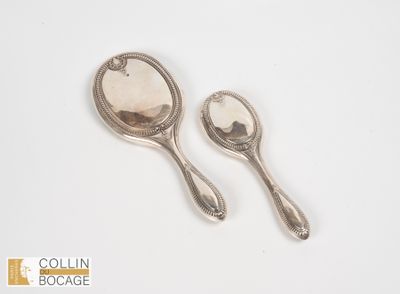 Deux miroirs à main en argent (800°/°°), à décor de godrons,… - Photo 1