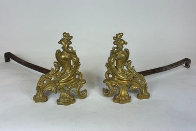 paire de figurines anciennes en laiton représentant un paon perché sur une branche