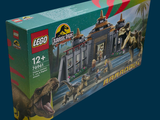 une boîte contenant un coffret Lego « Le film Jurassic »