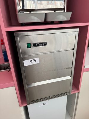 1 Machine à glaçons LARSTEIN - Photo 1