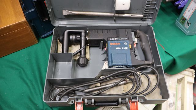 Marteau piqueur BOSCH modèle GSH 5 CE , filaire (non testé)