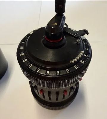 CONTINA LTD MAUREN au Liechtenstein. - MACHINE A CALCULER mécanique, s