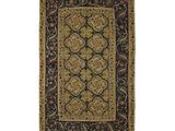 un tapis avec un motif floral sur fond blanc