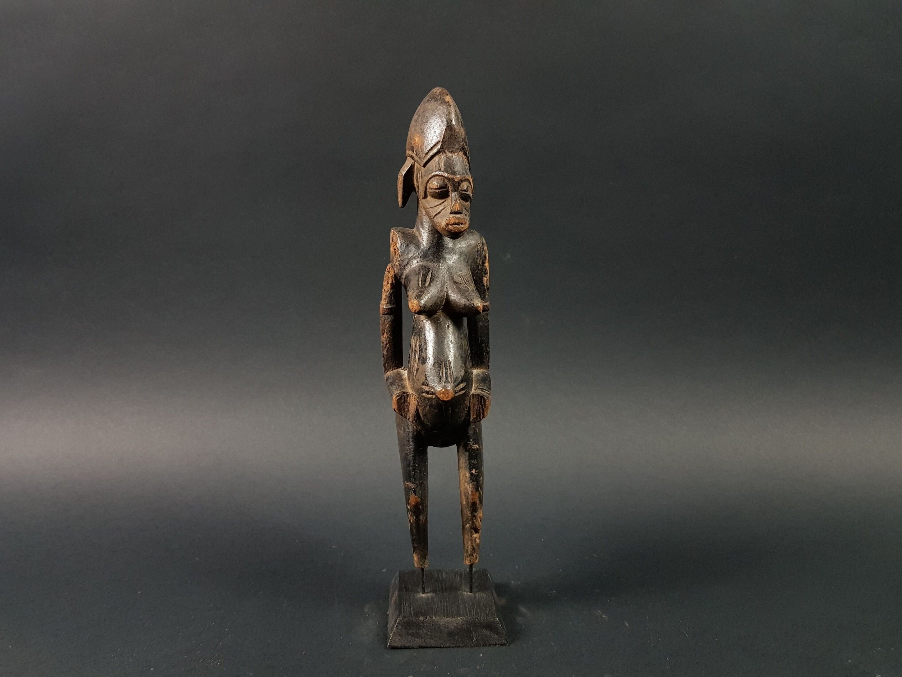 Statue Senoufo Côte d'Ivoire Bois 28,5 cm - Sculpture Féminine